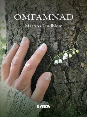 cover image of Omfamnad